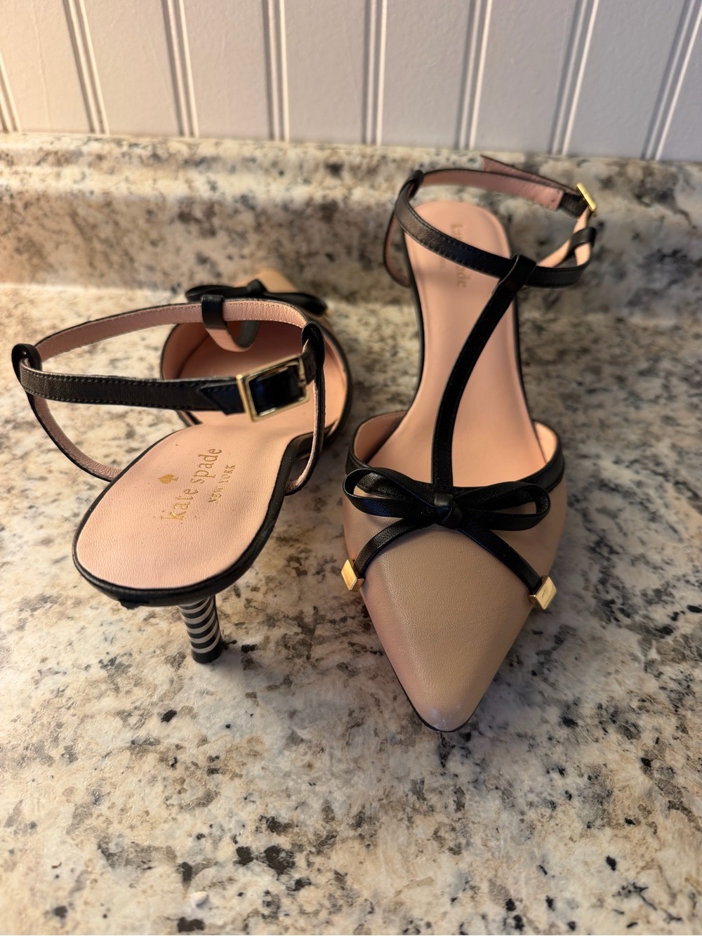 Kate Spade ♠️ beige and black T-strap pointed-toe bow pumps Ponoma Office Heels - Picture 2 of 11